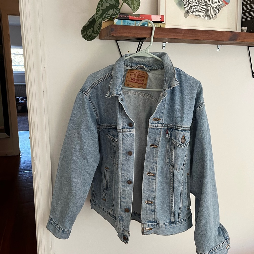 Vintage Levi’s trucker jacket 1990s medium great condition special!